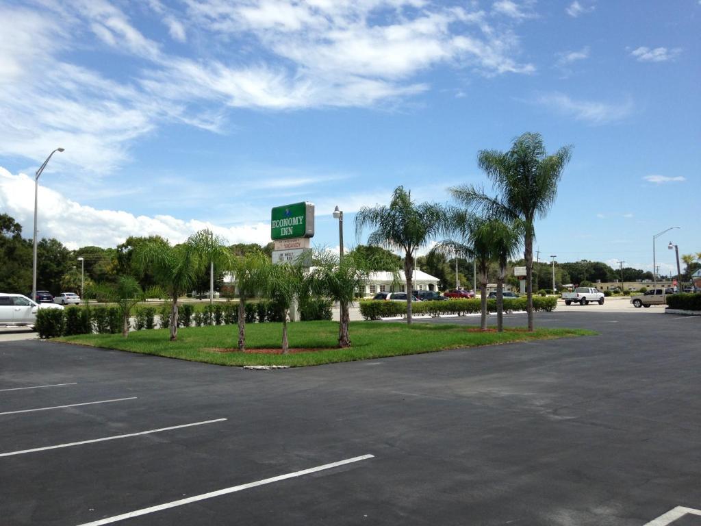 Economy Inn Okeechobee Bilik gambar